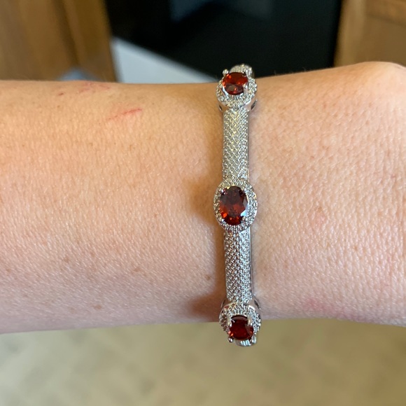 Jewelry - Gemstone bracelet